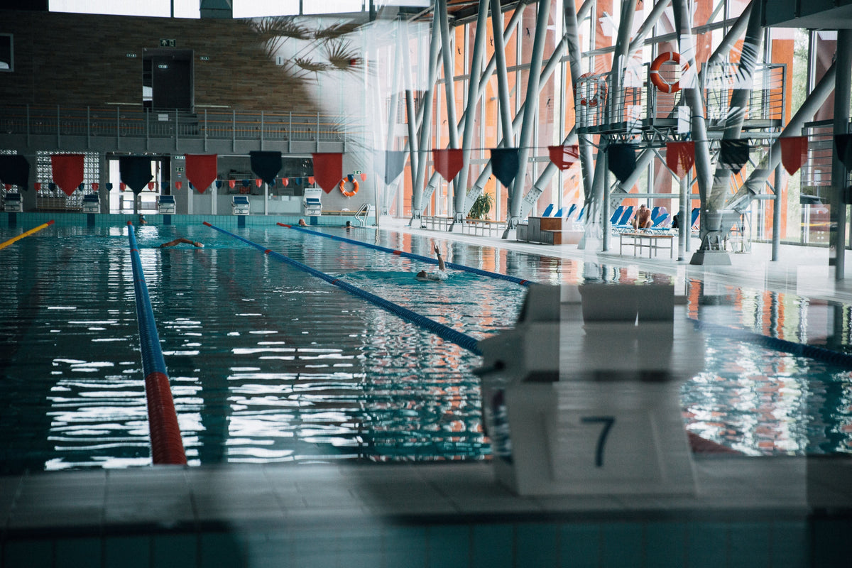 Saltwater vs. Chlorine: Which Kills a Tech Suit Faster?